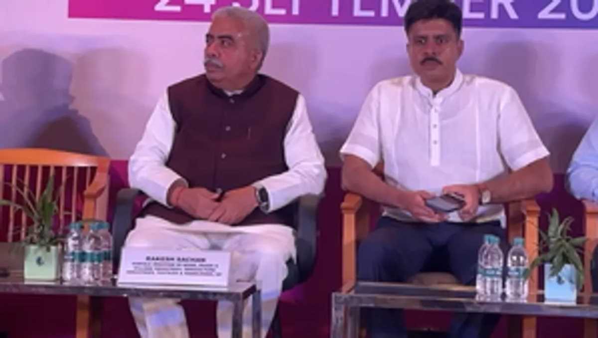 यूपी इंटरनेशनल ट्रेड शो में 10 हजार करोड़ का व्यापार होगा : राकेश सचान यूपी इंटरनेशनल ट्रेड शो में 10 हजार करोड़ का व्यापार होगा : राकेश सचान